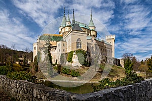 Středověký zámek Bojnice na Slovensku