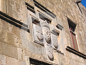 Medieval family crests