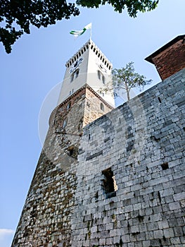 Stredoveká veža v centre Ľubľany Slovinsko staré mesto cestovanie