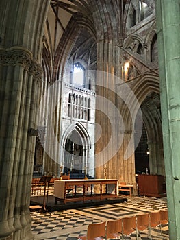 Altar in Worcester Cathedral mid angle.