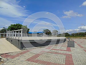 The medium-sized open stadium