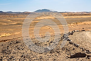 Meeting hamada stony deserts and sand deserts of the Sahara.