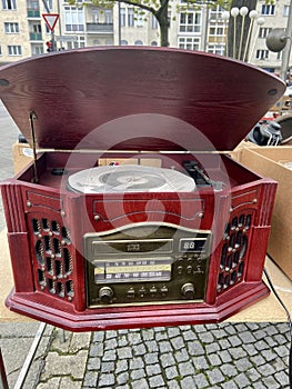 Memorex Record Player Vintage Style Radio CD tape Turntable Recordable Mahogany