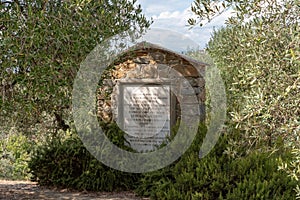 Memorial sign at the birth house of famous Leonardo da Vinci