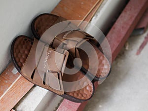 MEN BROWN LEATHER SANDAL