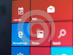 Menu screen of new Windows 10 focussed on Mirosoft Edge icon
