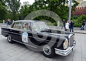 Mercedes-Benz S230 at the start of the rally of old cars in Moscow