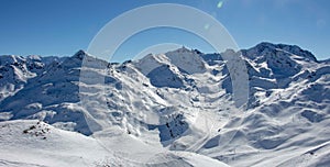 Meribel mottaret val thorens peak view sun snowy mountain landscape France alpes 3 vallees