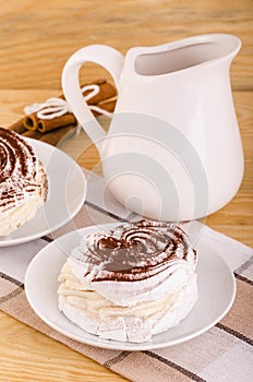 Meringue pastry