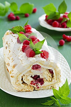 Meringue roulade