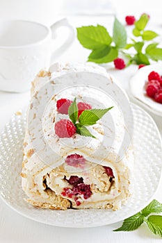 Meringue roulade