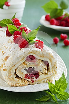 Meringue roulade
