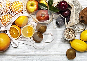 Mesh shopping bags with apples