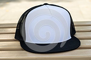 Mesh trucker hat cap flat visor with black and white color