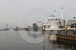 Mesjid Terapung Pantai Losari Makassar