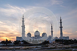 Mesmerizing view of Sheikh Zayed Grand Mosque in Abu Dhabi, UAE during sunset