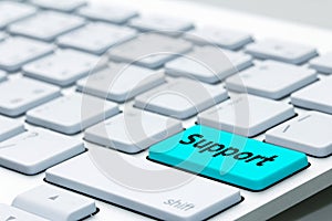 Message on keyboard enter key, for online support concepts.