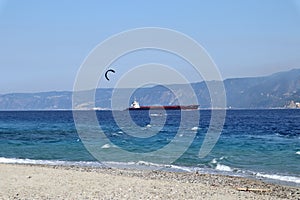 Messina Ã¢â¬â Petroliera in transito nello stretto