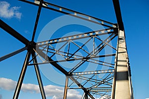 Metal bridge structure