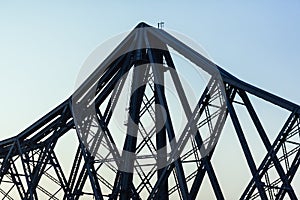 Metal bridge structure
