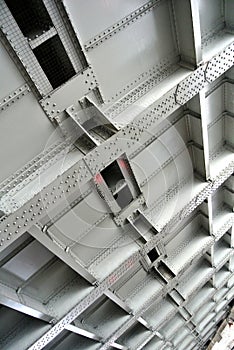 Metal bridge structure