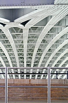 Metal bridge structure