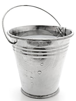 Metal bucket