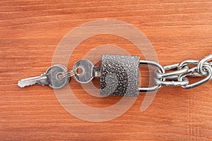 Metal chain links and lock