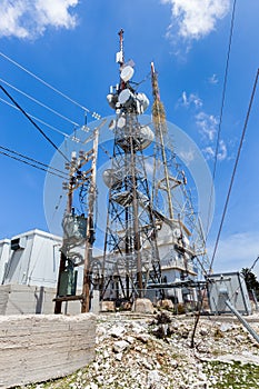 Metal construction to broadcast phone radio tv signals