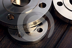 Metal flange ring