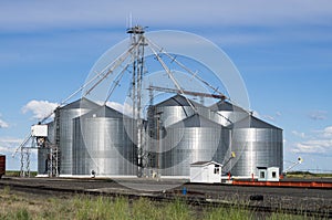 Grano almacenamiento dispositivo 