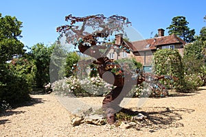Metal Lovelock Tree