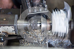 Metal milling machine