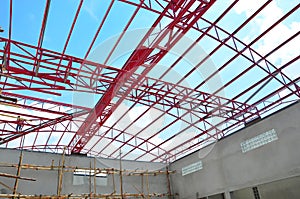 Metal roof construction