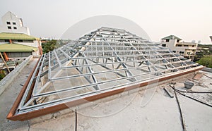 Metal roof structure