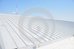 Metal roofing in commercial construction