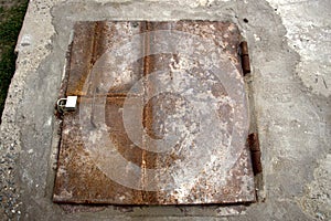 Metal sewer hatch