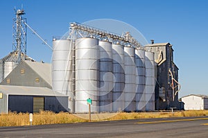 Metal silos and grain elevators