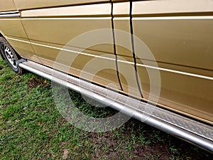 metal thresholds on the vehicle will help when getting into the photo