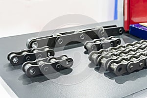 Metal transmission power chain for various industrial machine manufacturing line production vehicle and transportation on table