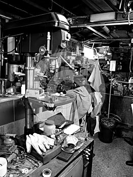 Metal workshop: drill and tools - v