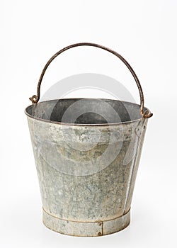 Metallic bucket