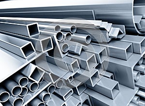 Metallic pipes, corners, types