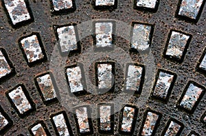 Metallic textures on sewer