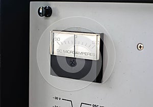 Meter DC Microamperes