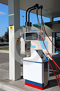 Methane car station