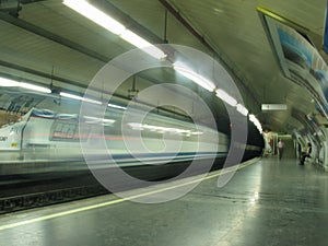 Metro in movement