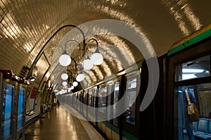 Metro, Paris