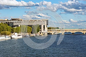 Metro traffic and French Ministry for the Economy and Finance - Paris