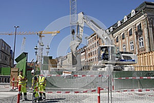 METRO TRAIN CONSTRUCTION WORKERS